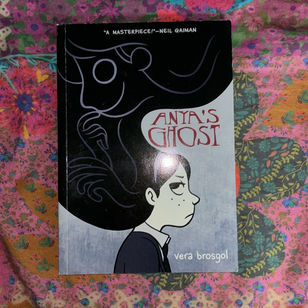 “Anya’s Ghost” Book